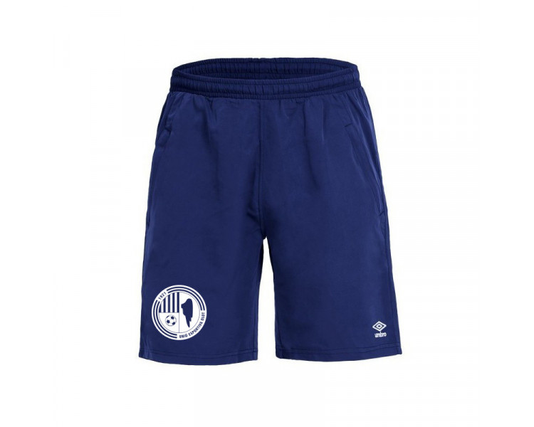 Bermuda con bolsillos de paseo fútbol UE Olot Umbro Torch en color azul marino con escudo transfer.